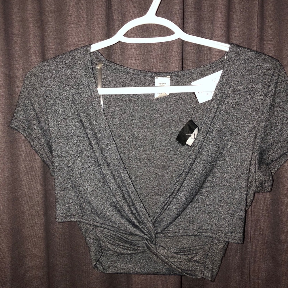 NWT Windsor cropped twist top